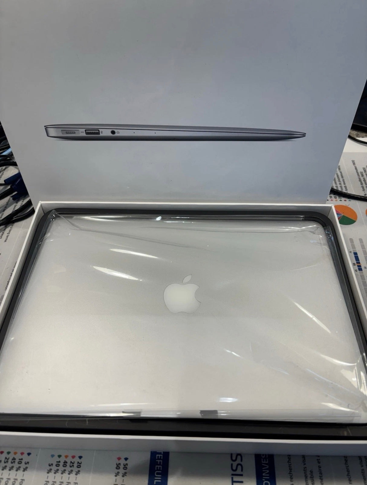Apple MacBook Air 13-Inch "Core i5" Early 2014 Laptop